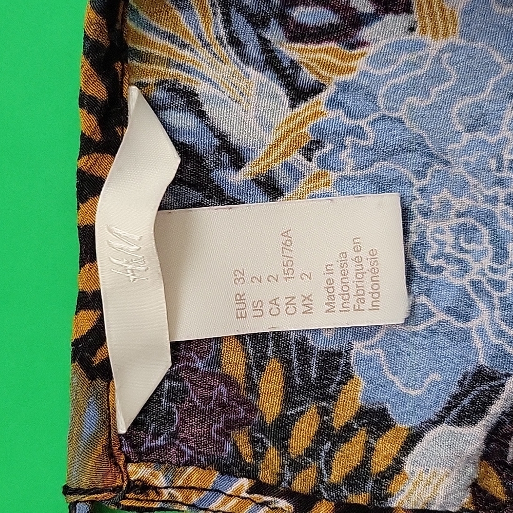H&M Floral Print Top - Picture 2 of 5